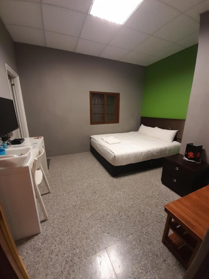 Zhu Feng Hotel Zhunan Экстерьер фото