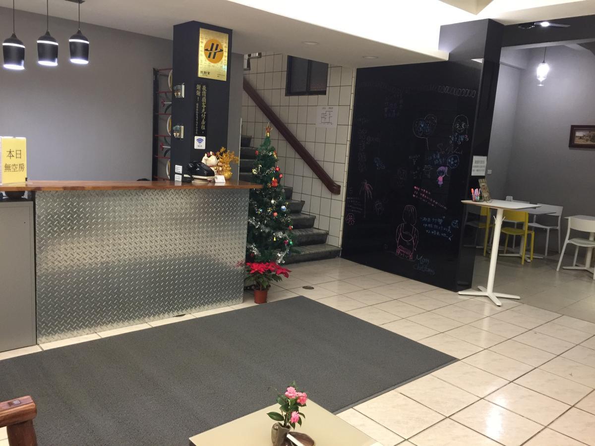 Zhu Feng Hotel Zhunan Экстерьер фото