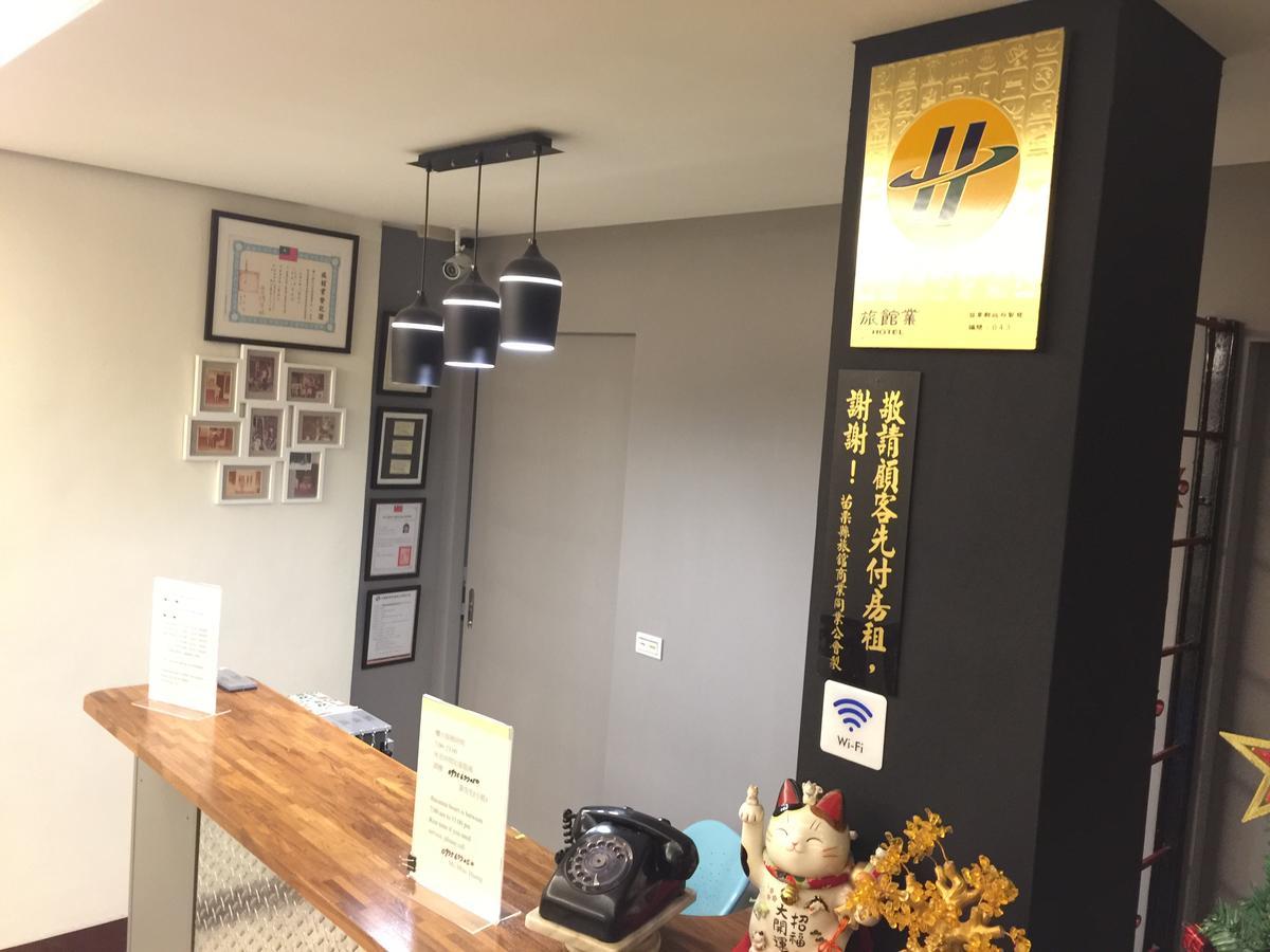 Zhu Feng Hotel Zhunan Экстерьер фото