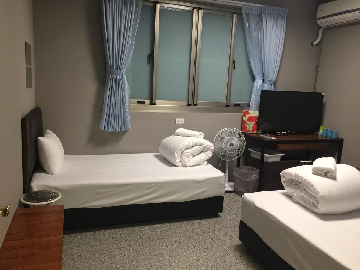 Zhu Feng Hotel Zhunan Экстерьер фото